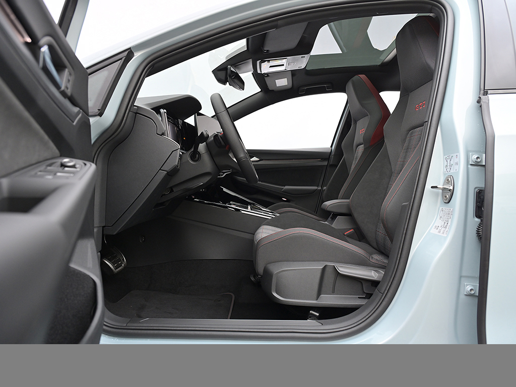 Volkswagen Golf GTI BLACKSTYLE HARMANKARDON PANO
