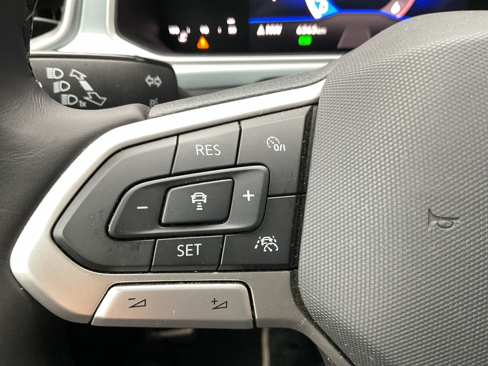 Volkswagen T-Roc 2.0 GOAL AHK CAM ACC LM17 NAVI CARPLAY LED