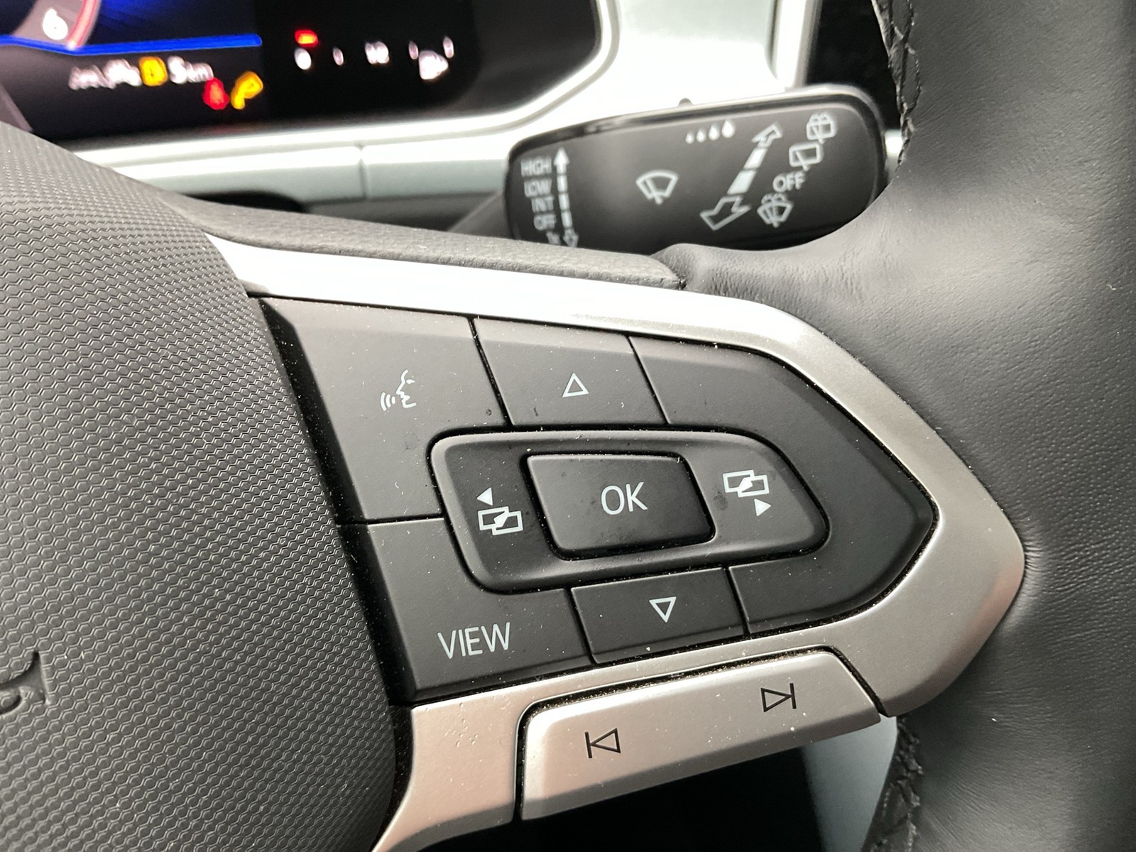 Volkswagen T-Roc 2.0 GOAL AHK CAM ACC LM17 NAVI CARPLAY LED