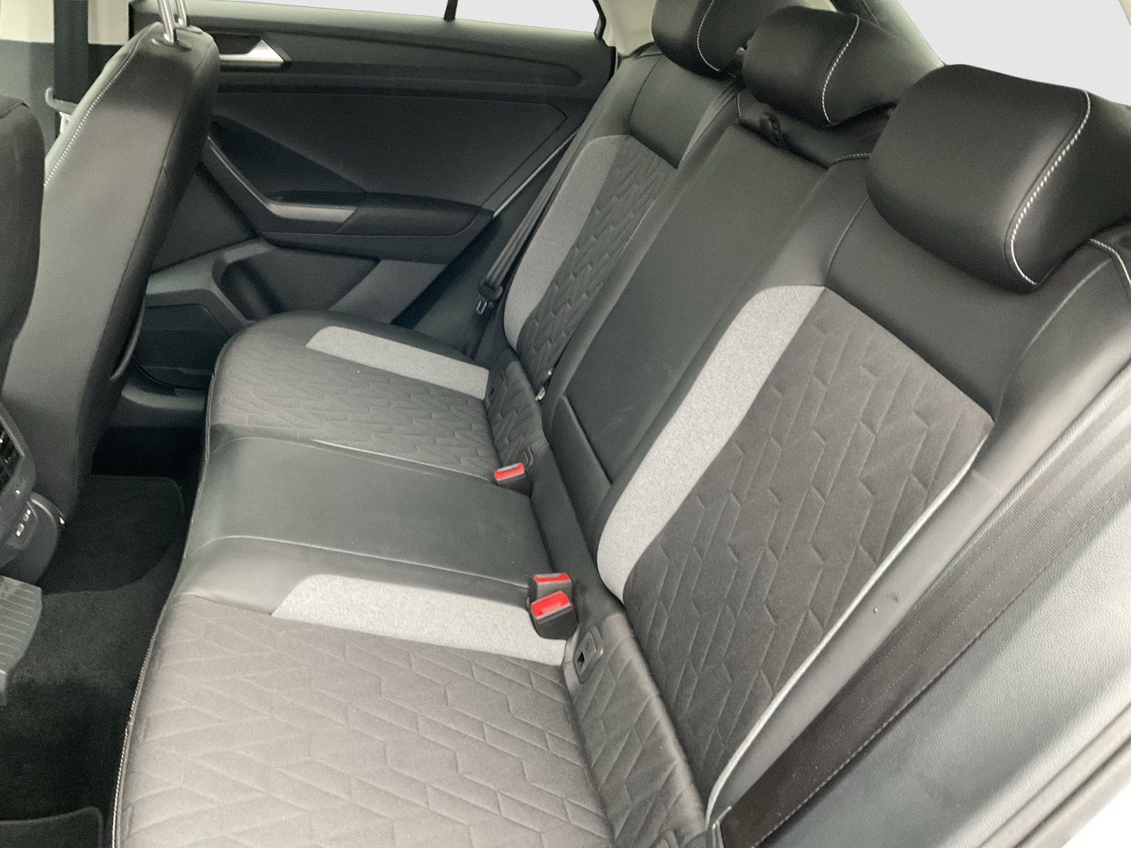 Volkswagen T-Roc 2.0 GOAL AHK CAM ACC LM17 NAVI CARPLAY LED