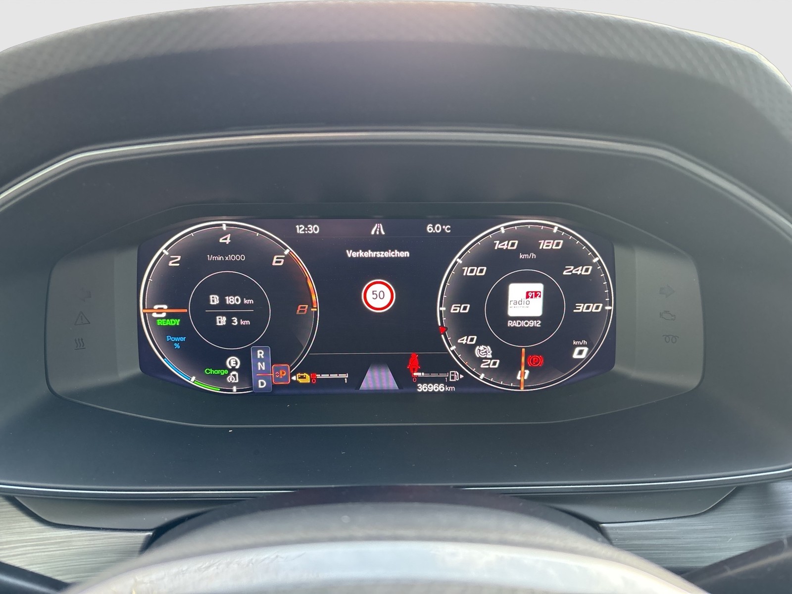 Cupra Leon ST 1.4 HYBRID VZ AHK KAMERA ALU19 NAVI