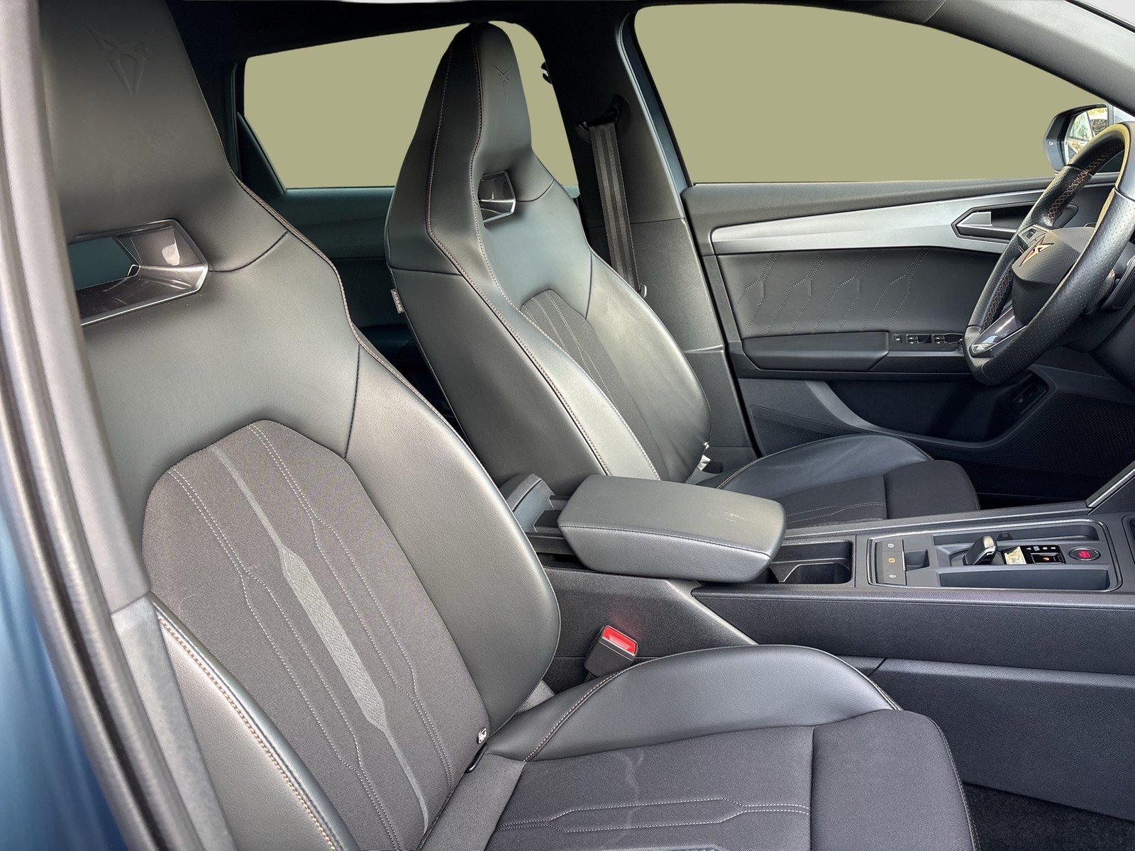 Cupra Leon ST 1.4 HYBRID VZ AHK KAMERA ALU19 NAVI