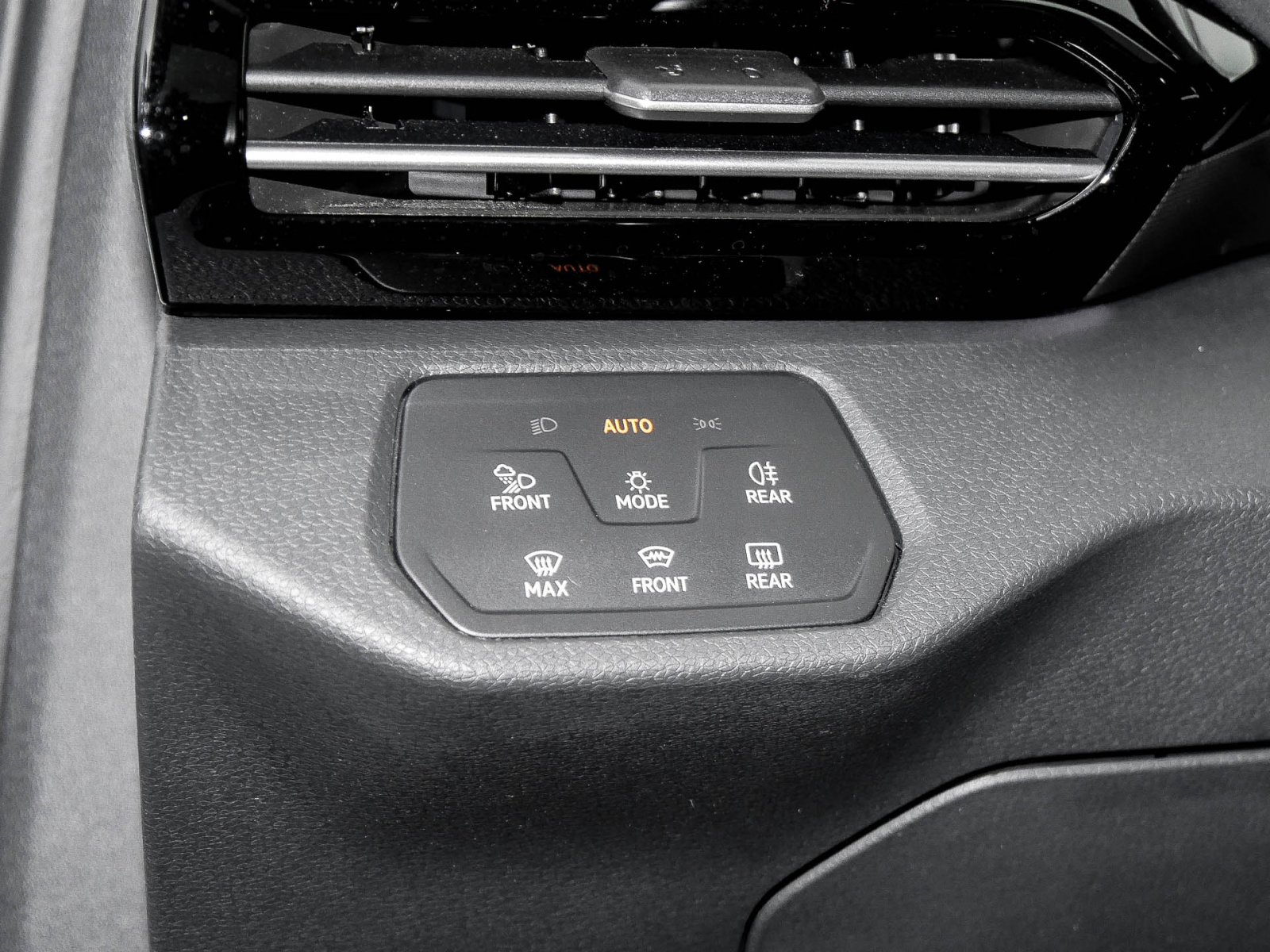 Volkswagen ID.4 GTX 4X4 WÄRMEPUMPE PANO AHK CAM ACC LM21