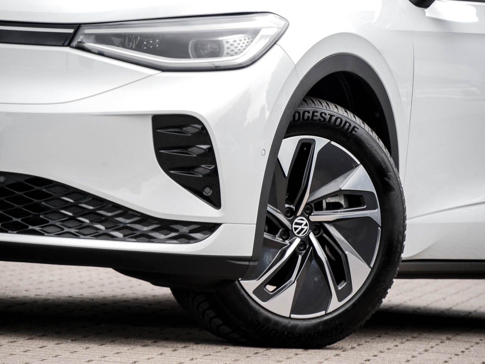 Volkswagen ID.4 GTX 4X4 WÄRMEPUMPE PANO AHK CAM ACC LM21