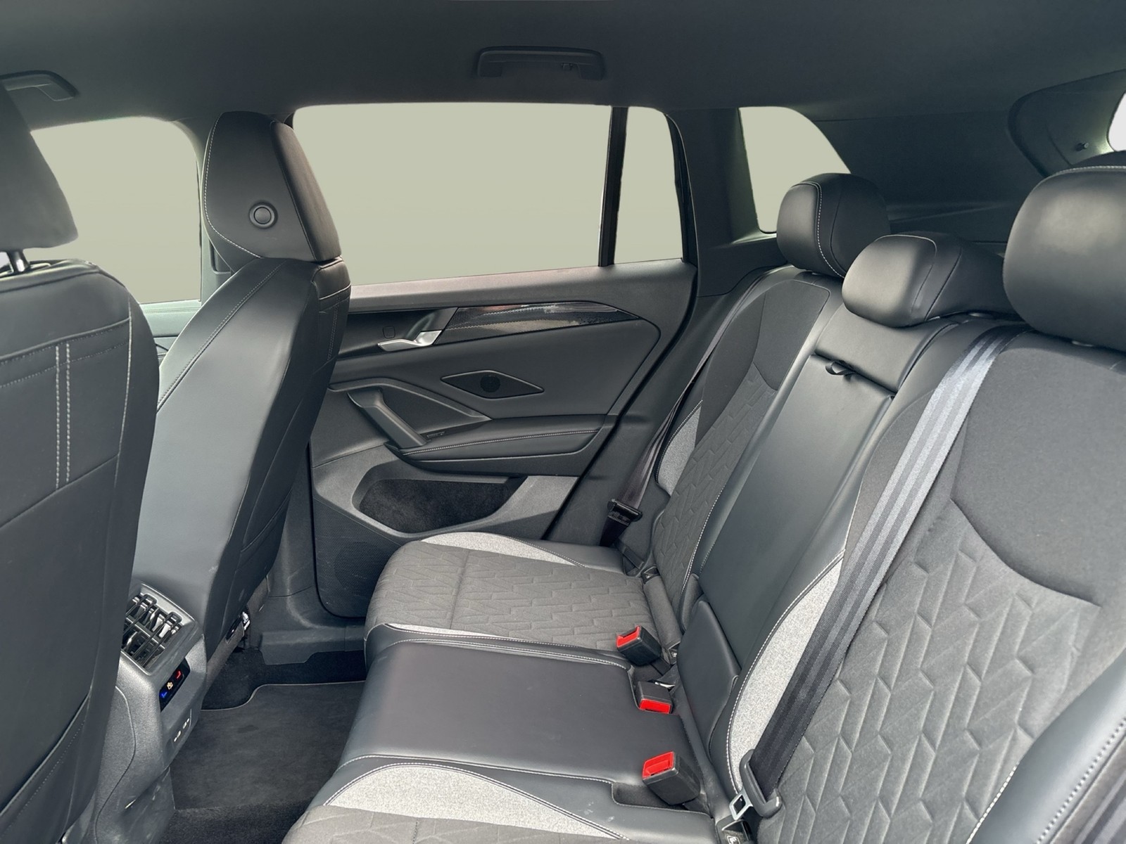 Volkswagen Tiguan 2.0 GOAL 4X4 360CAM ACC LM18 EKLAPPE NAVI