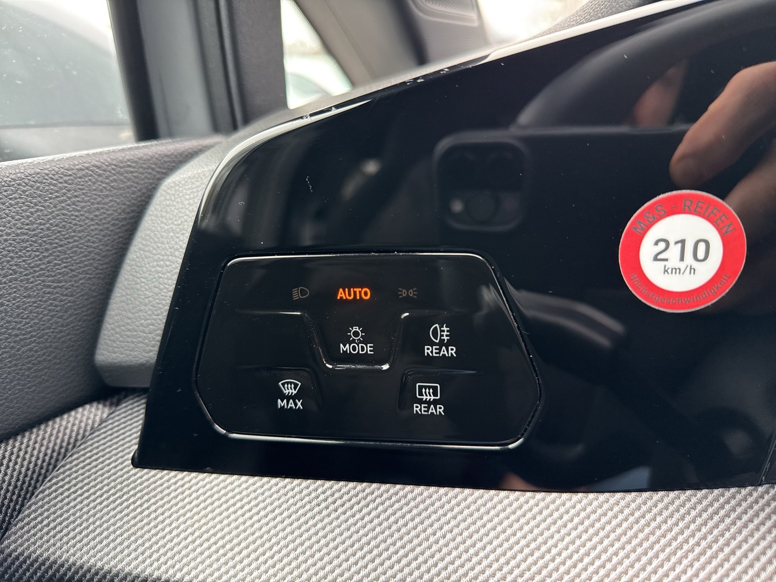 Volkswagen Golf VIII 1.5 R-LINE FACELIFT CAM ACC LM17