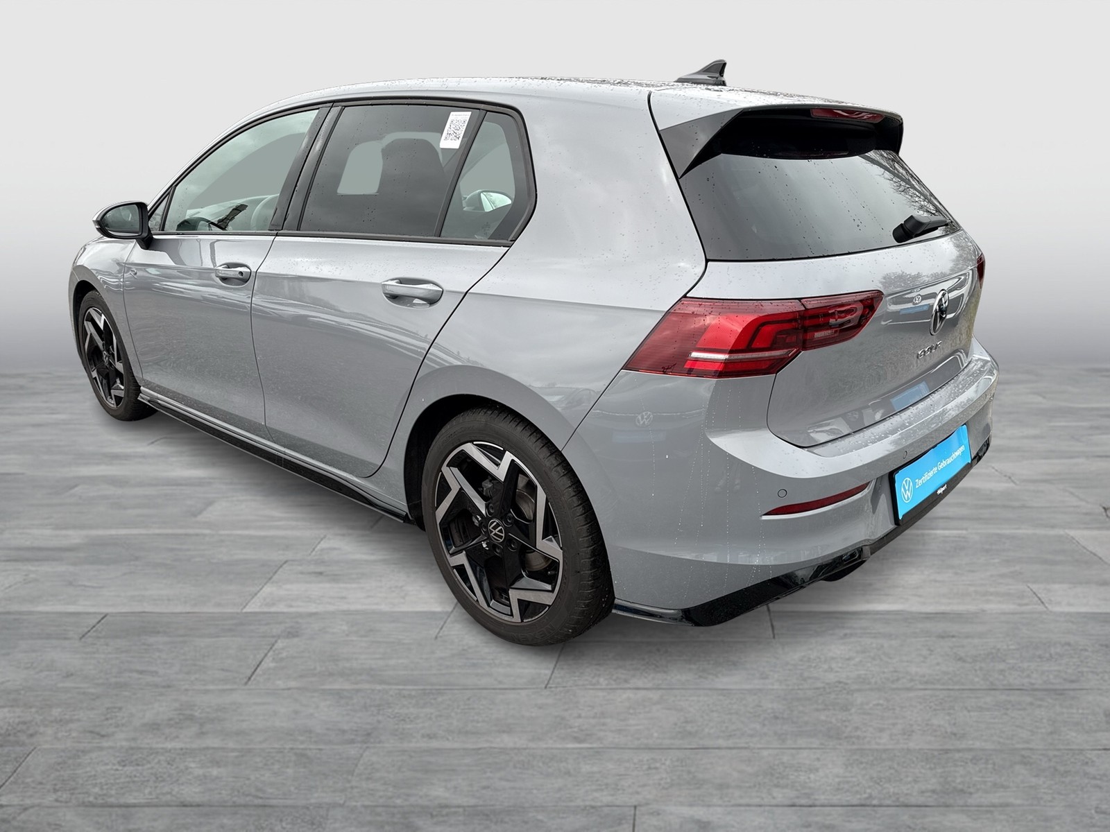 Volkswagen Golf VIII 1.5 R-LINE FACELIFT CAM ACC LM17