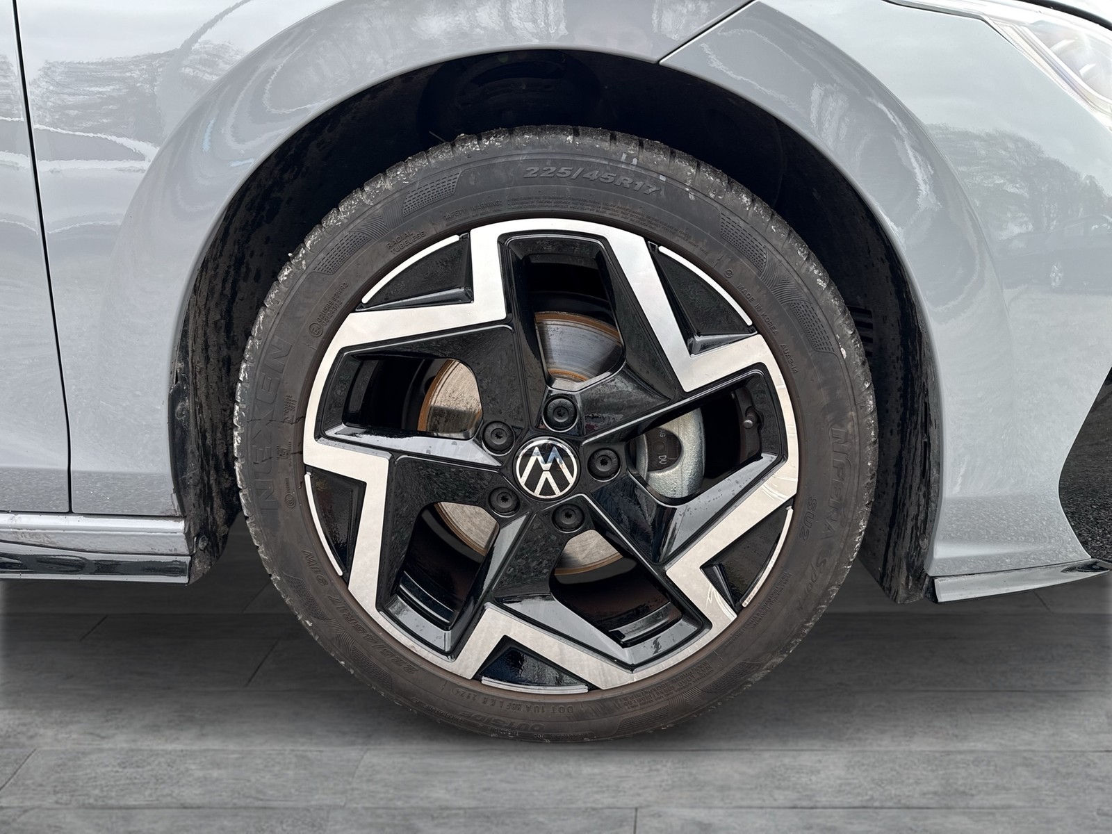 Volkswagen Golf VIII 1.5 R-LINE FACELIFT CAM ACC LM17