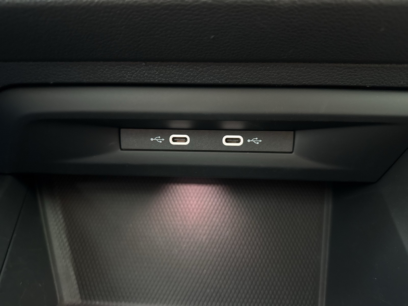 Volkswagen Golf VIII 1.5 eTSI LIFE FACELIFT ACC NAVI SITZHZ