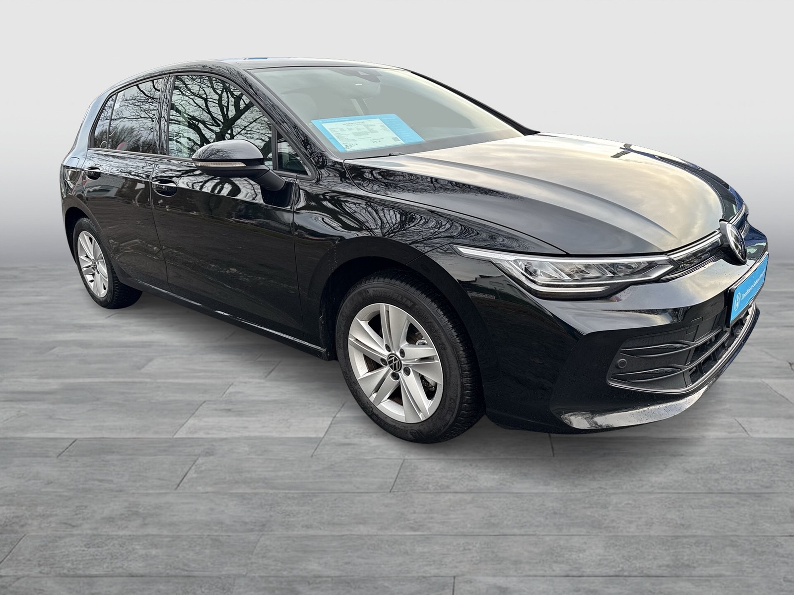 Volkswagen Golf VIII 1.5 eTSI LIFE FACELIFT ACC NAVI SITZHZ