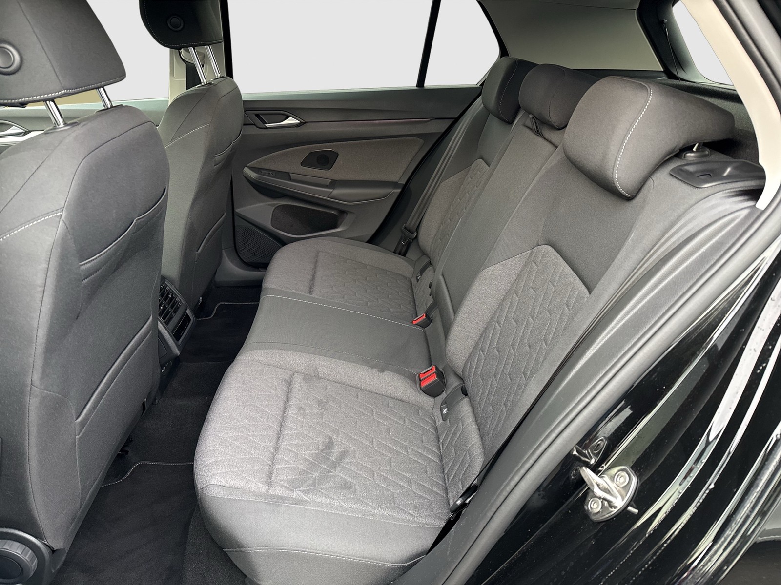 Volkswagen Golf VIII 1.5 eTSI LIFE FACELIFT ACC NAVI SITZHZ