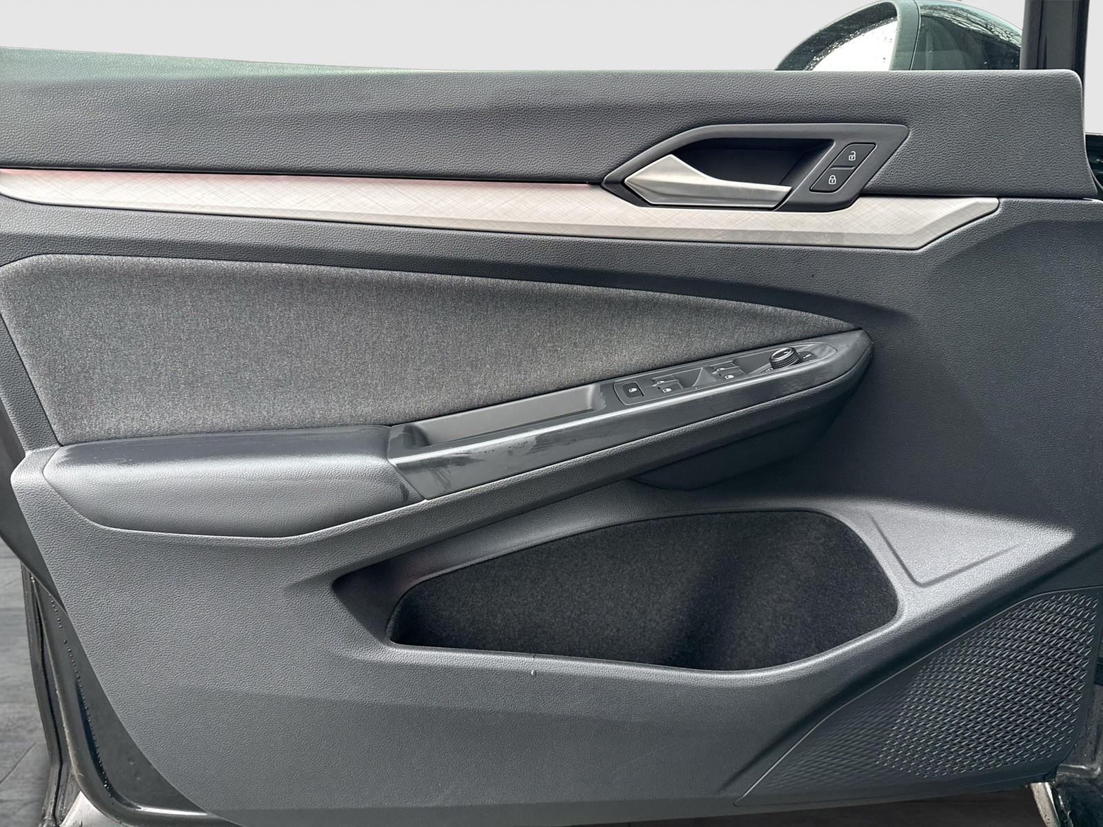 Volkswagen Golf VIII 1.5 eTSI LIFE FACELIFT ACC NAVI SITZHZ