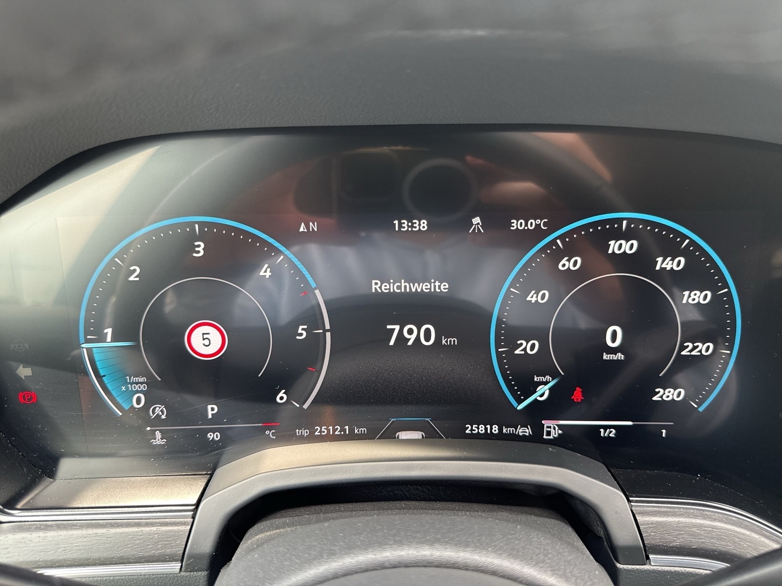 Volkswagen Touareg V6 AHK CAM ACC LM19 EKLAPPE NAVI CARPLAY