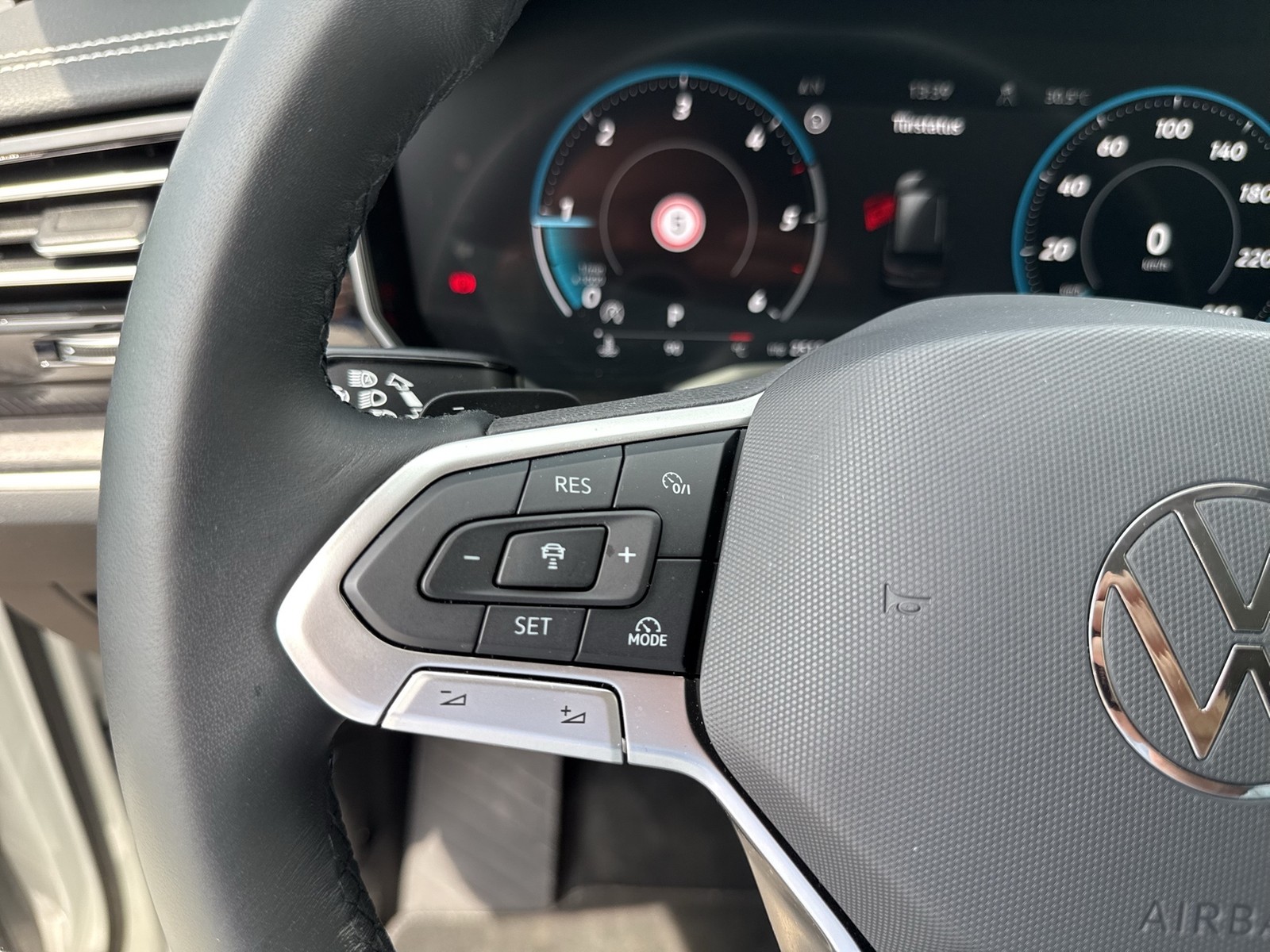 Volkswagen Touareg V6 AHK CAM ACC LM19 EKLAPPE NAVI CARPLAY