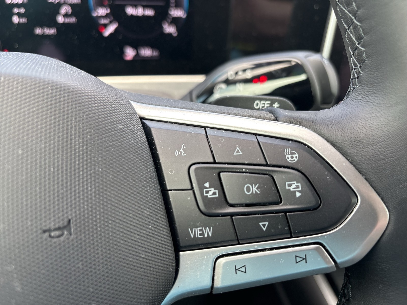 Volkswagen Passat Variant 1.5 HYBRID ELEGANCE LEDER AHK ACC