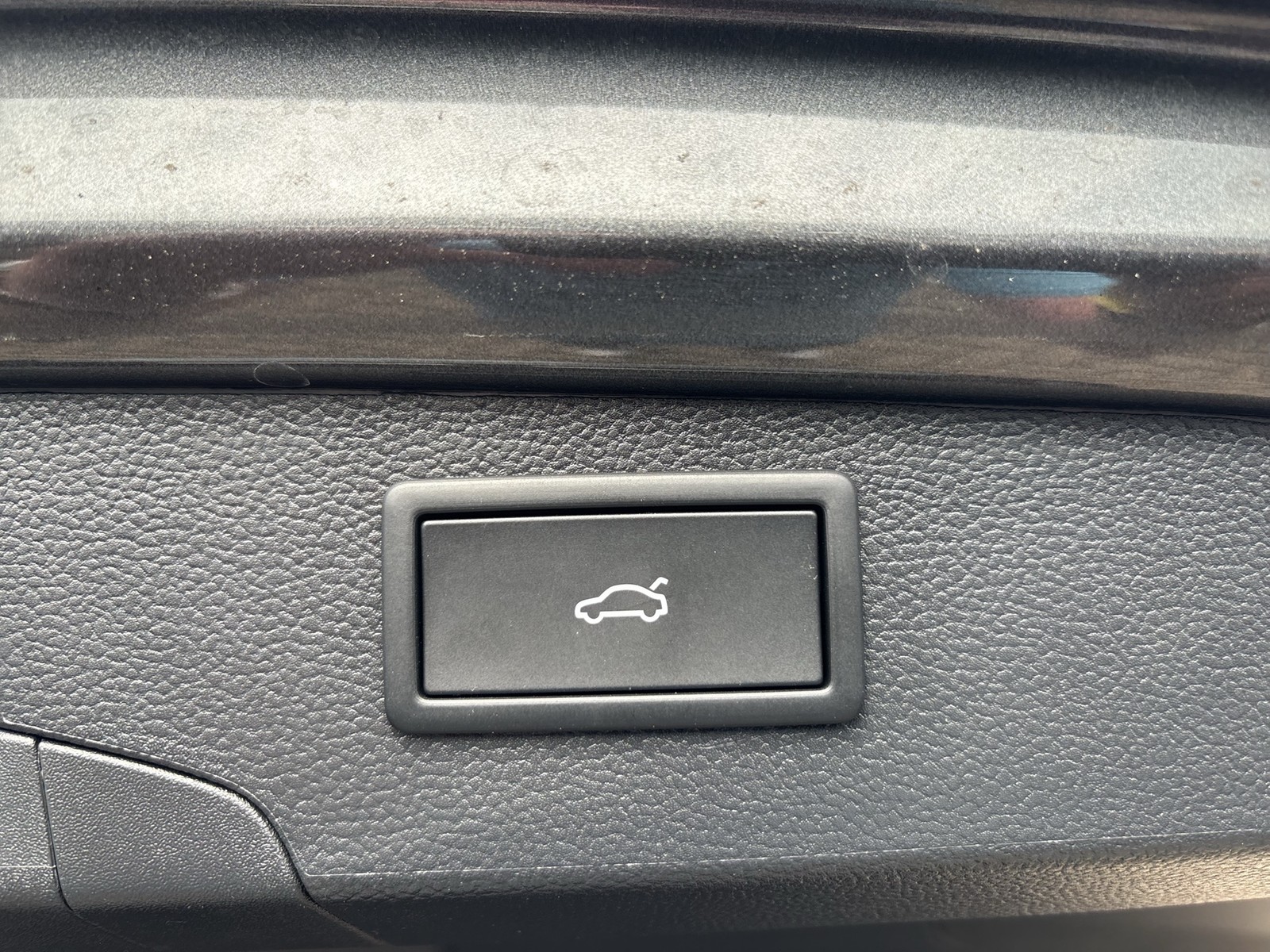 Volkswagen Passat Variant 1.5 HYBRID ELEGANCE LEDER AHK ACC