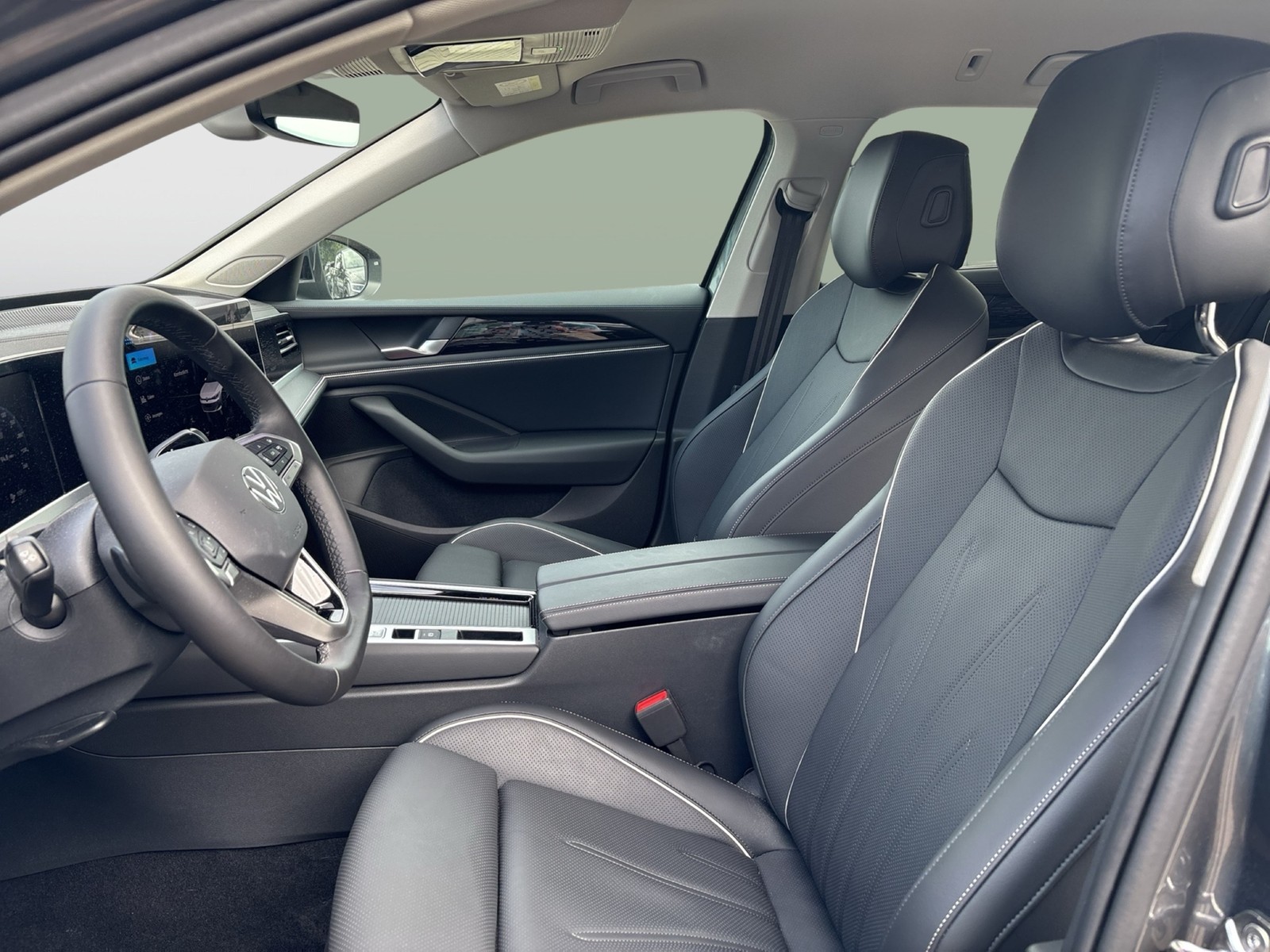 Volkswagen Passat Variant 1.5 HYBRID ELEGANCE LEDER AHK ACC