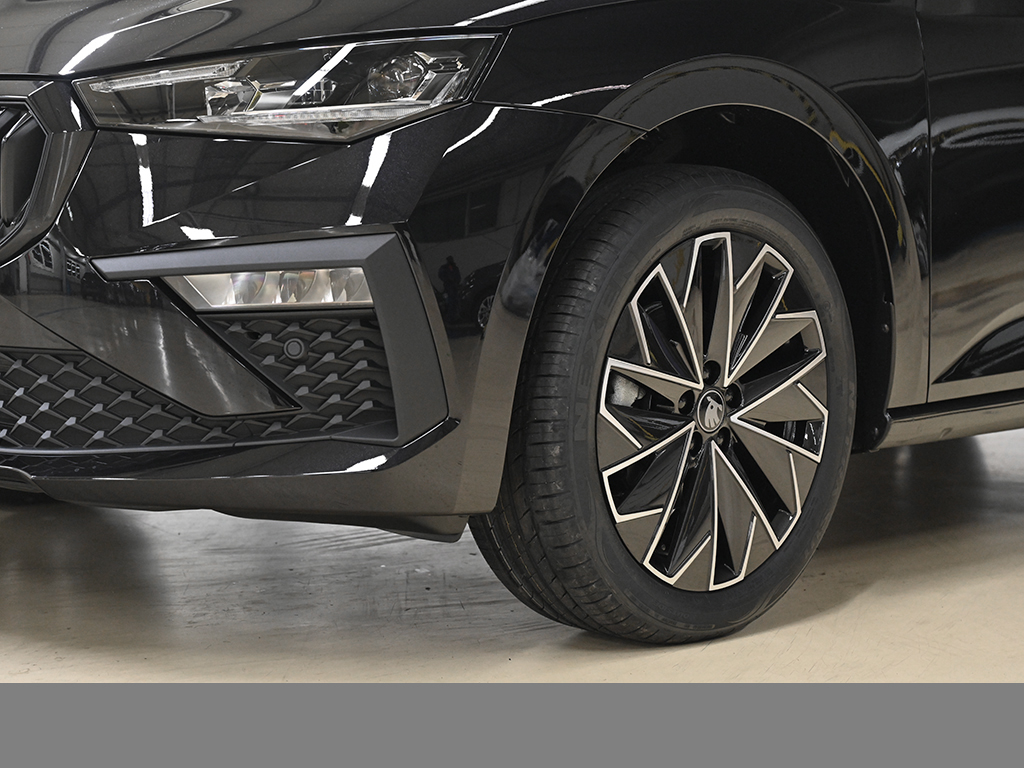 Skoda Scala 1.5 BALANCE DSG AHK CAM NAVI KEYLESS LM17