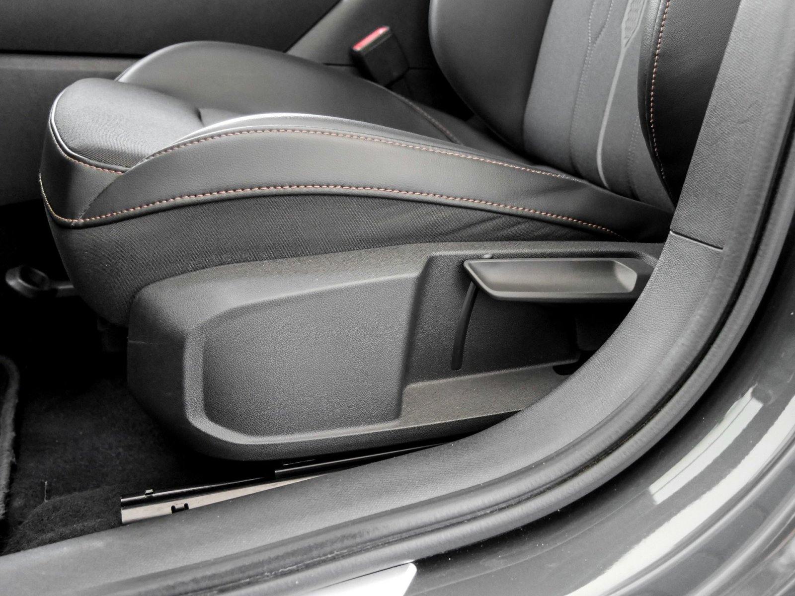 Cupra Formentor 2.0 VZ 4X4 CAM ACC LM19 NAVI SITZHEIZ.