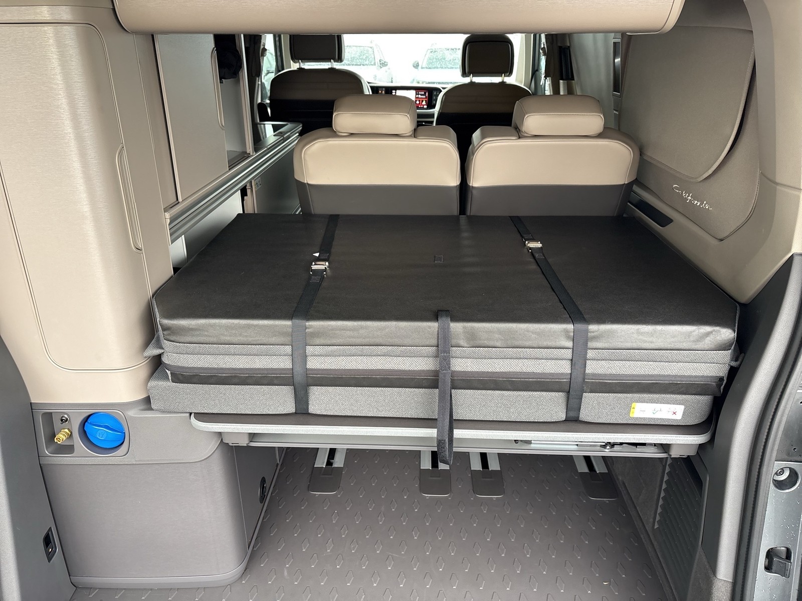 Volkswagen T7 California eHYBRID Ocean 4M DCC ACC HUD Navi