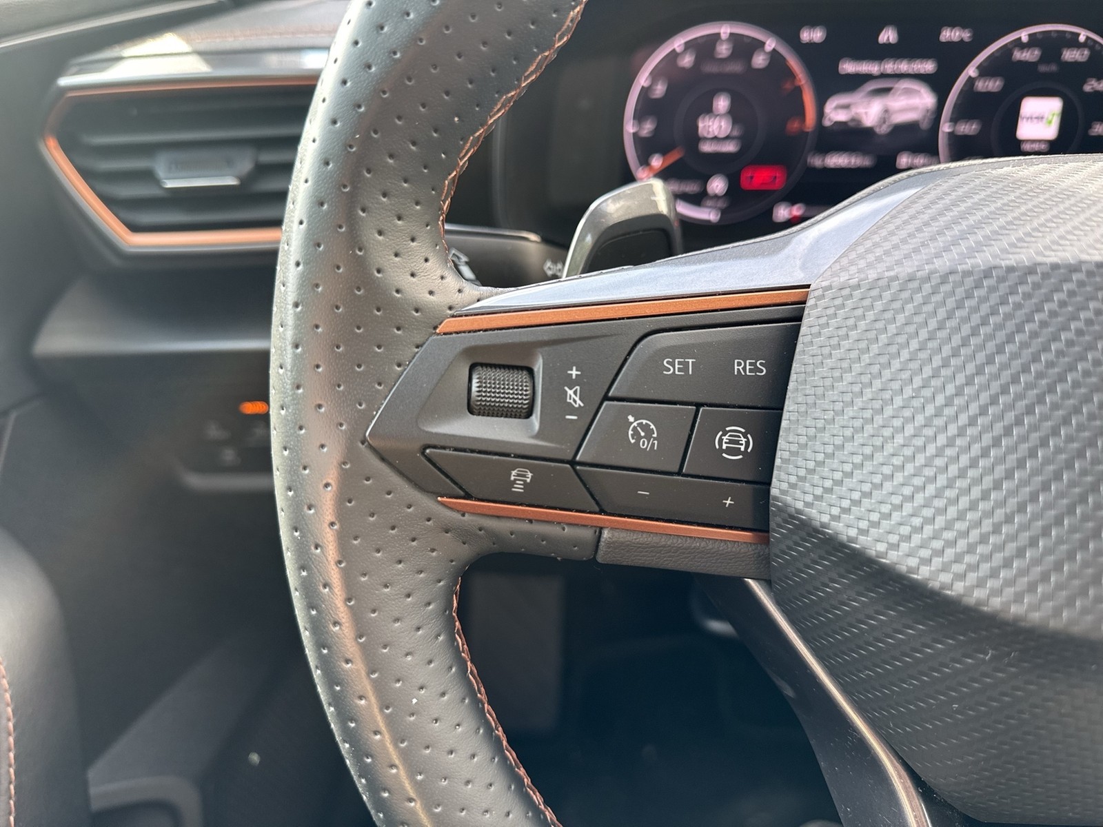 Cupra Formentor 1.5 ACC LM18 NAVI SITZHEIZUNG