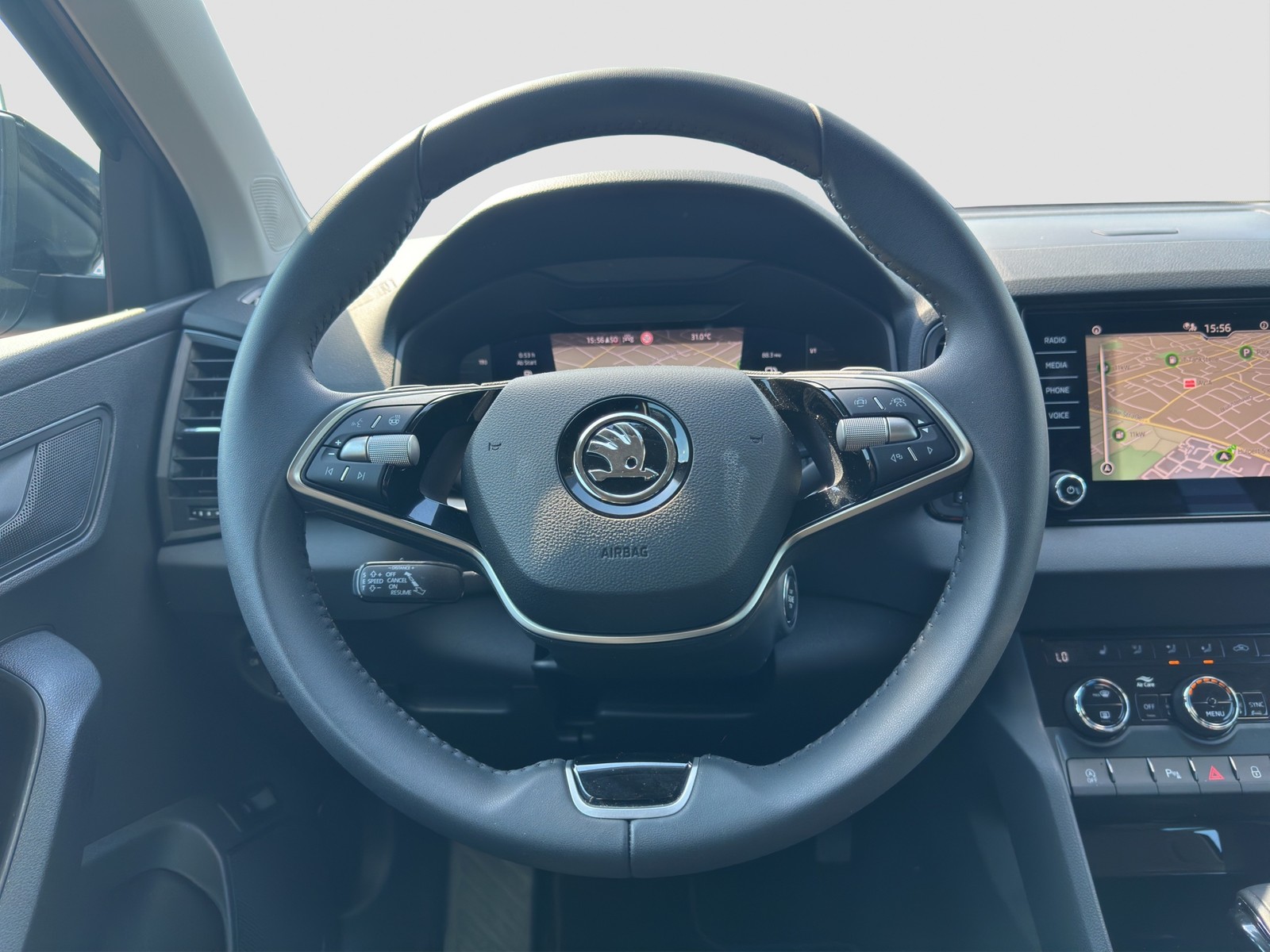 Skoda Karoq 1.5 SELECTION CAM ACC LM17 E-KLAPPE NAVI