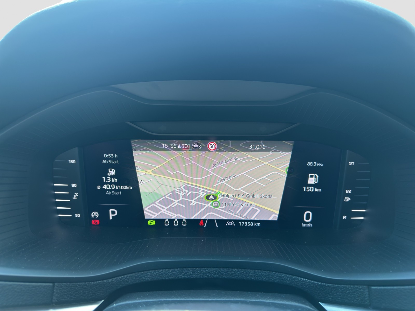 Skoda Karoq 1.5 SELECTION CAM ACC LM17 E-KLAPPE NAVI