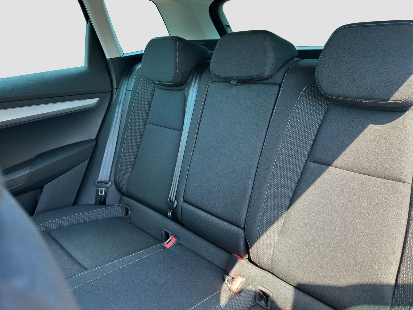 Skoda Karoq 1.5 SELECTION CAM ACC LM17 E-KLAPPE NAVI