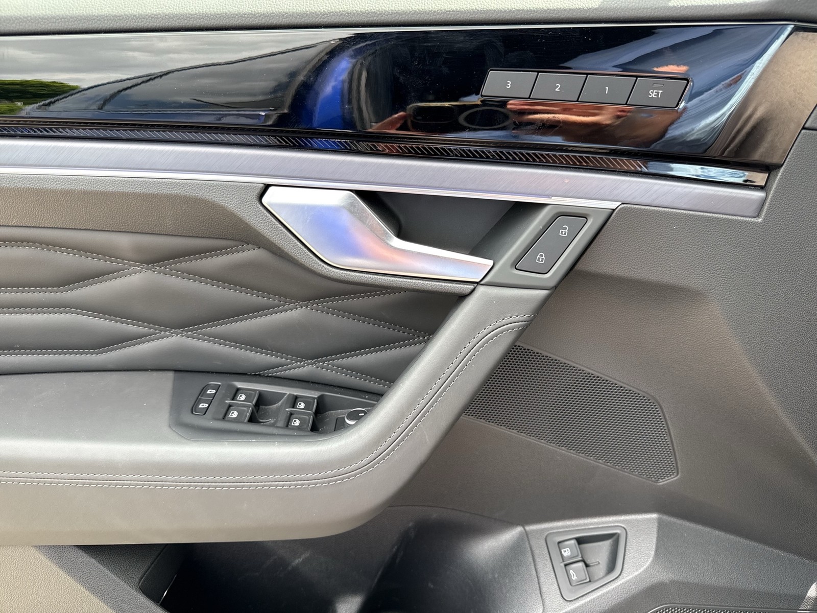Volkswagen Touareg HYBRID R DYNAUDIO AHK 360°CAM ACC LM22