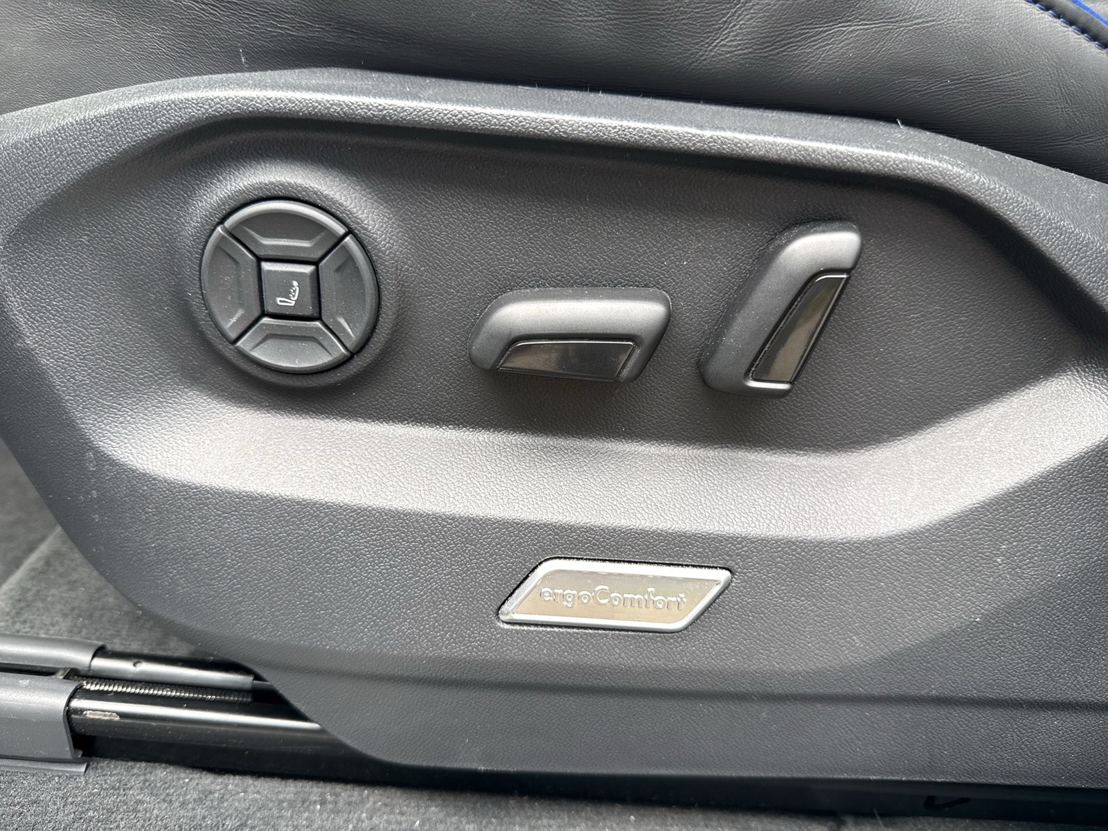 Volkswagen Touareg HYBRID R DYNAUDIO AHK 360°CAM ACC LM22
