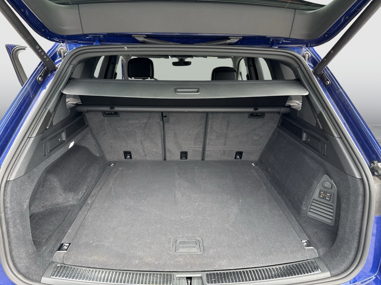 Volkswagen Touareg HYBRID R DYNAUDIO AHK 360°CAM ACC LM22