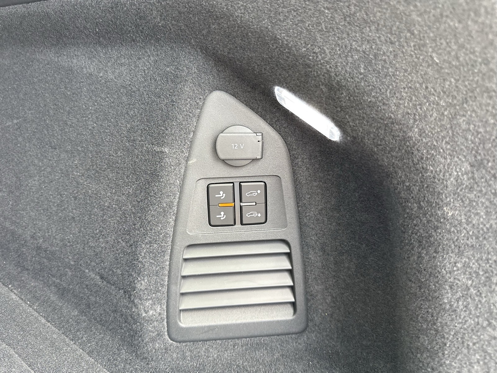 Volkswagen Touareg HYBRID R DYNAUDIO AHK 360°CAM ACC LM22