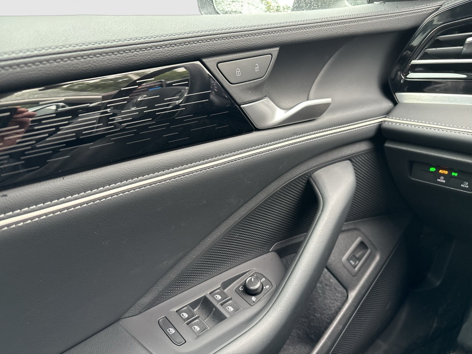 Volkswagen Passat Variant 1.5 eTSI BUSINESS LEDER CAM ACC