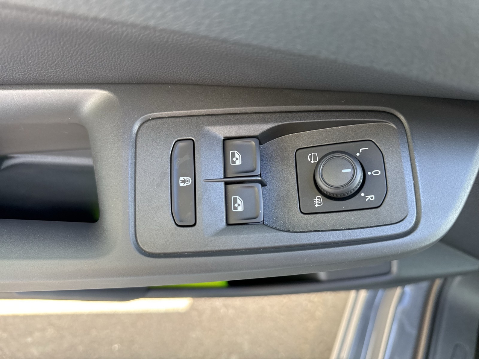 Volkswagen Caddy HYBRID Life LED ACC APP AGR-Sitz AHK-Vorb.