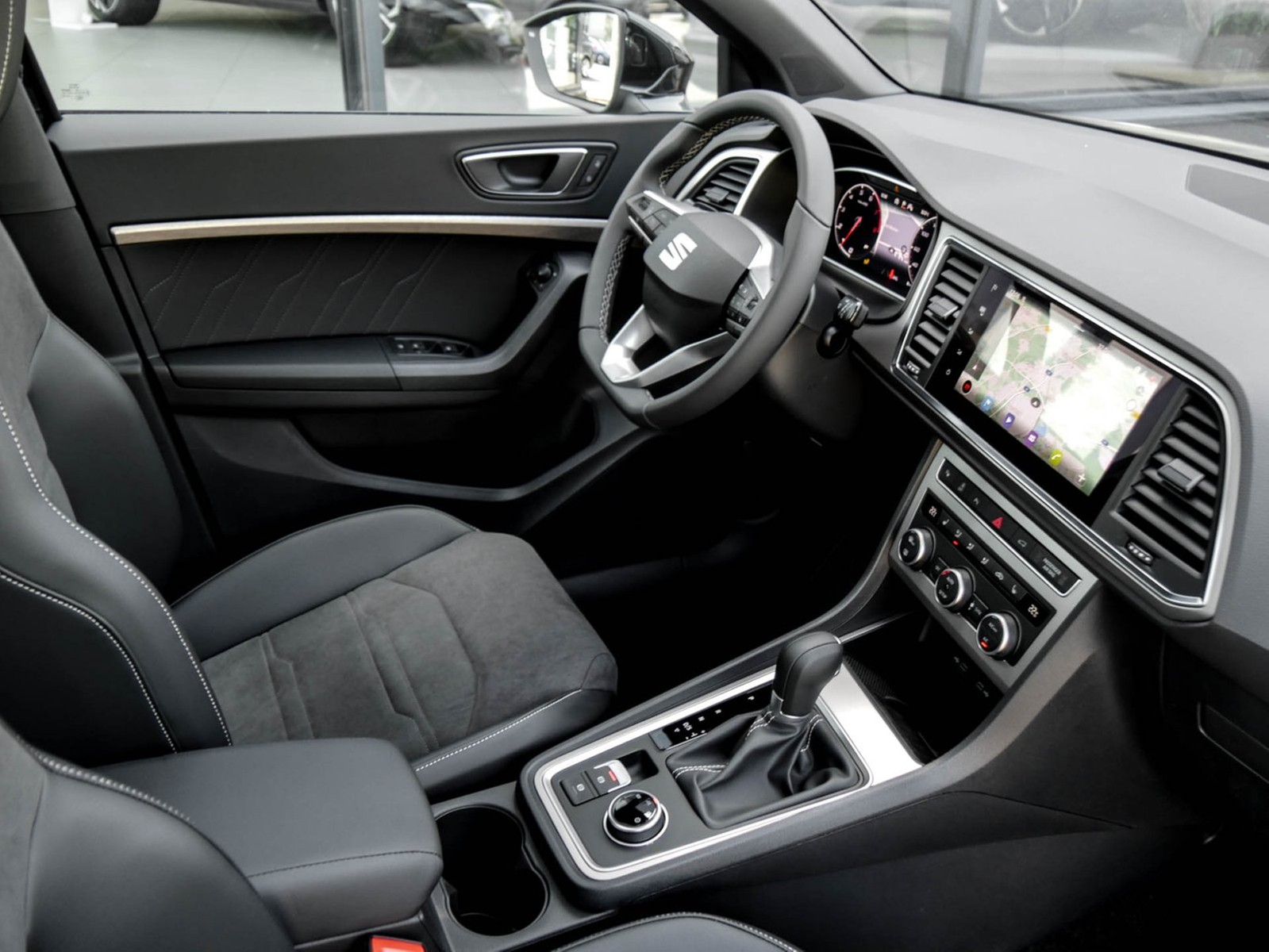 Seat Ateca 1.5 XPERIENCE DSG PANO NAV ACC SHZ 18LM