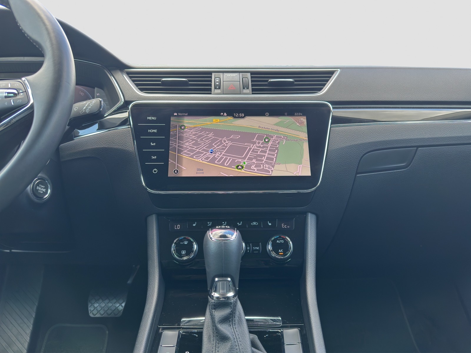 Skoda Superb Combi 1.4 iV L&K LEDER STANDHZ. AHK CAM