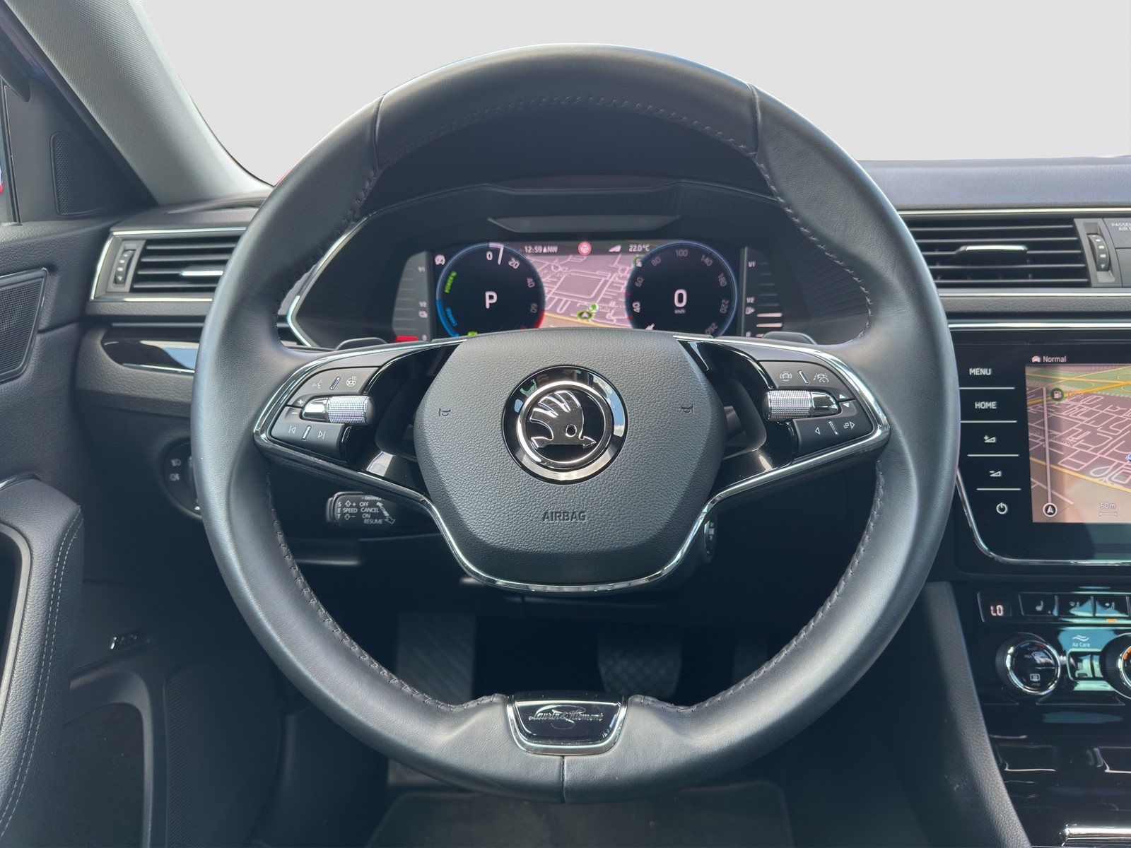 Skoda Superb Combi 1.4 iV L&K LEDER STANDHZ. AHK CAM