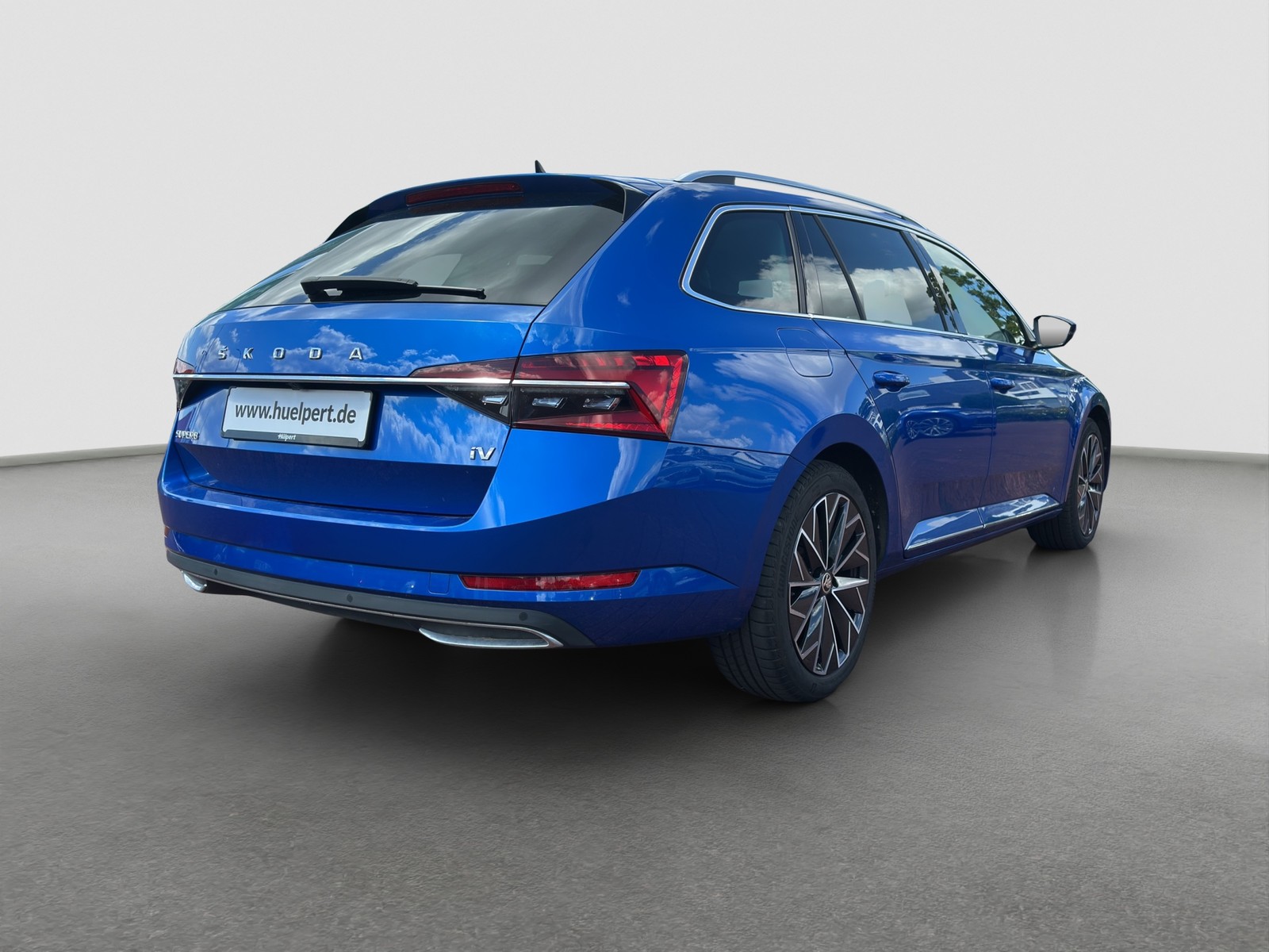 Skoda Superb Combi 1.4 iV L&K LEDER STANDHZ. AHK CAM