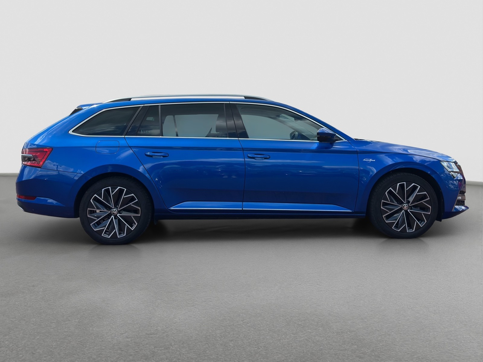 Skoda Superb Combi 1.4 iV L&K LEDER STANDHZ. AHK CAM