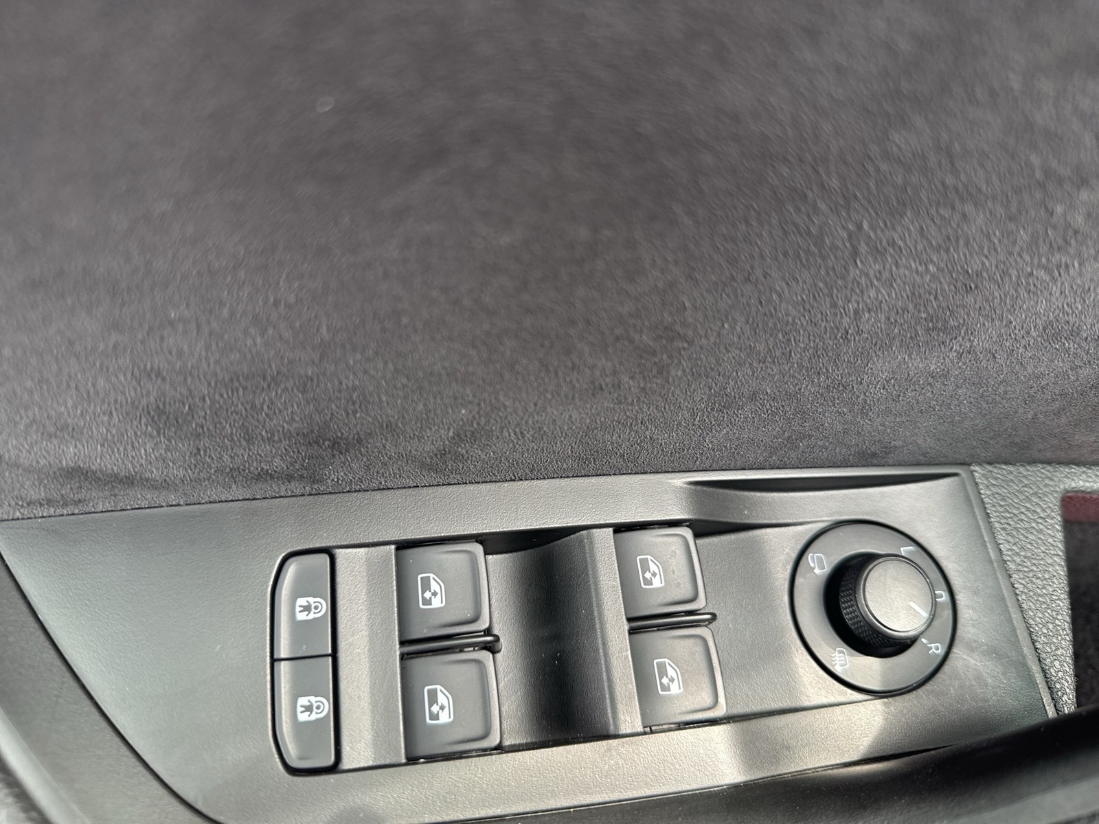 Skoda Superb Combi 1.4 iV SPORTLINE PANO STANDHZ. LM19