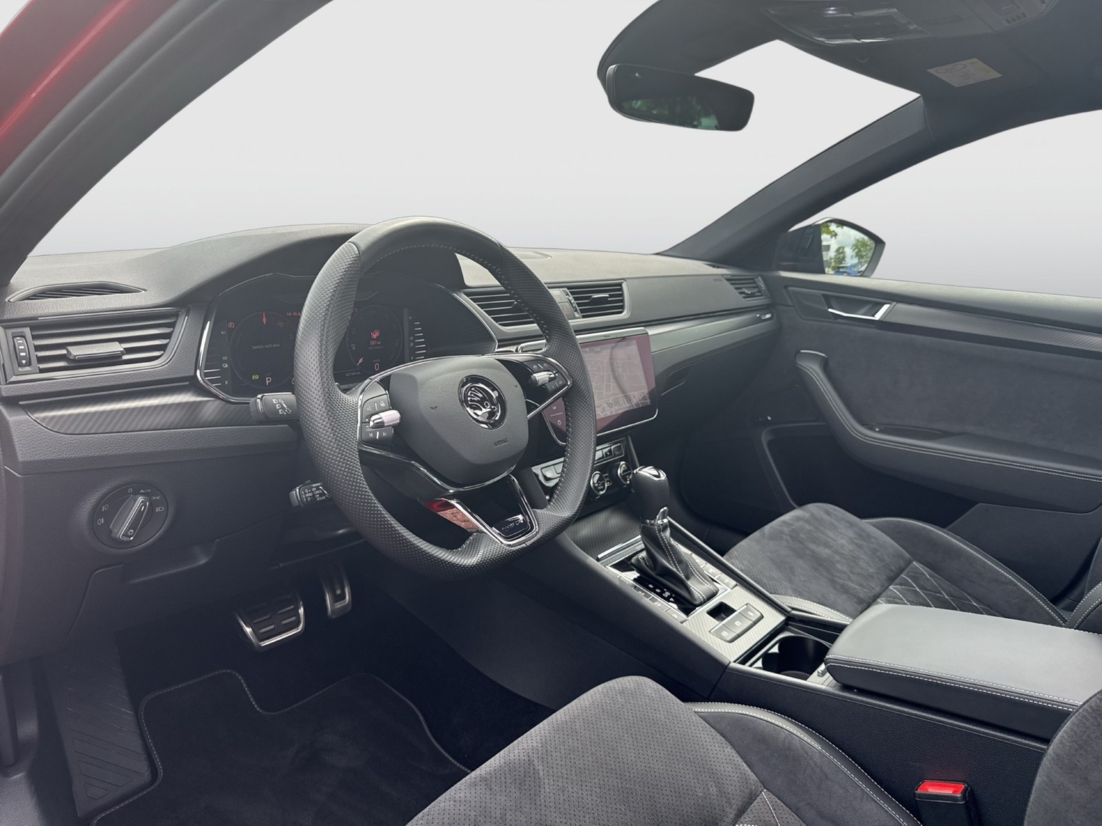 Skoda Superb Combi 1.4 iV SPORTLINE PANO STANDHZ. LM19