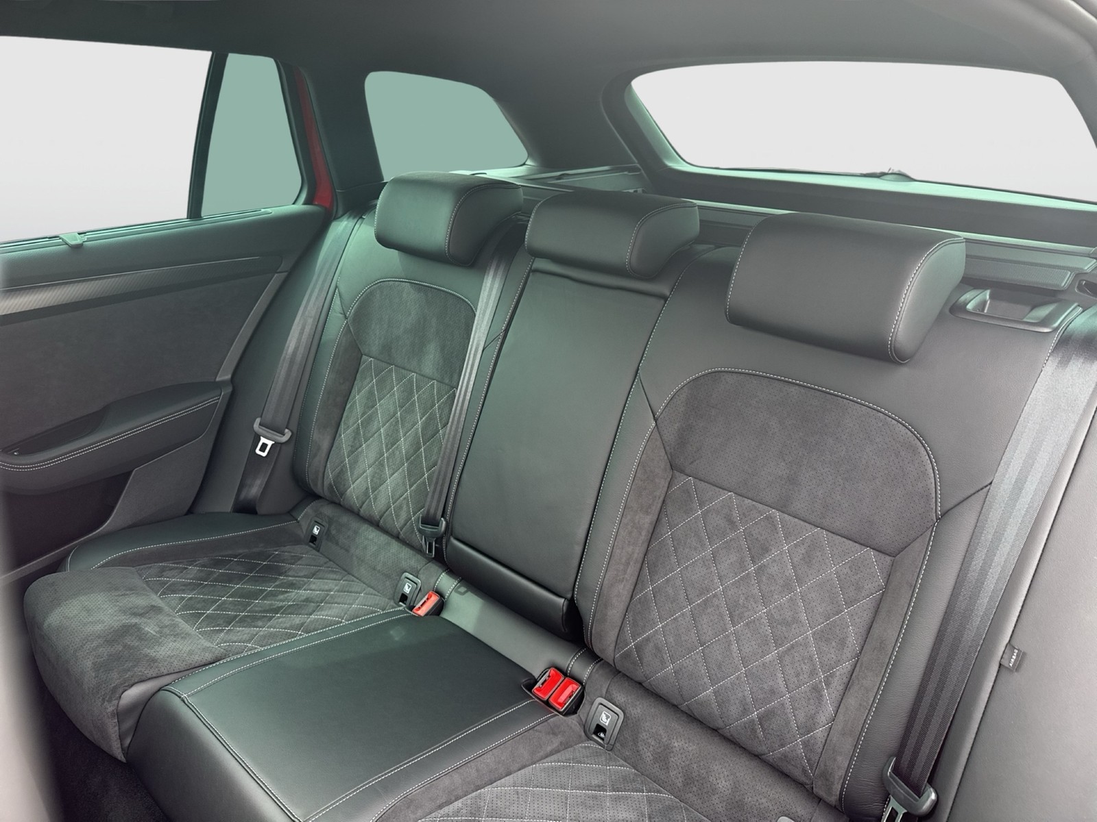 Skoda Superb Combi 1.4 iV SPORTLINE PANO STANDHZ. LM19