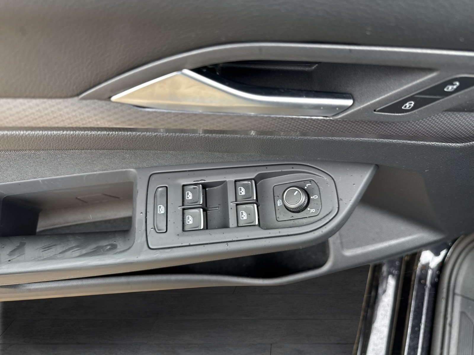 Volkswagen Golf 1.5 ACTIVE ACC NAVI ALU CARPLAY SITZHZ