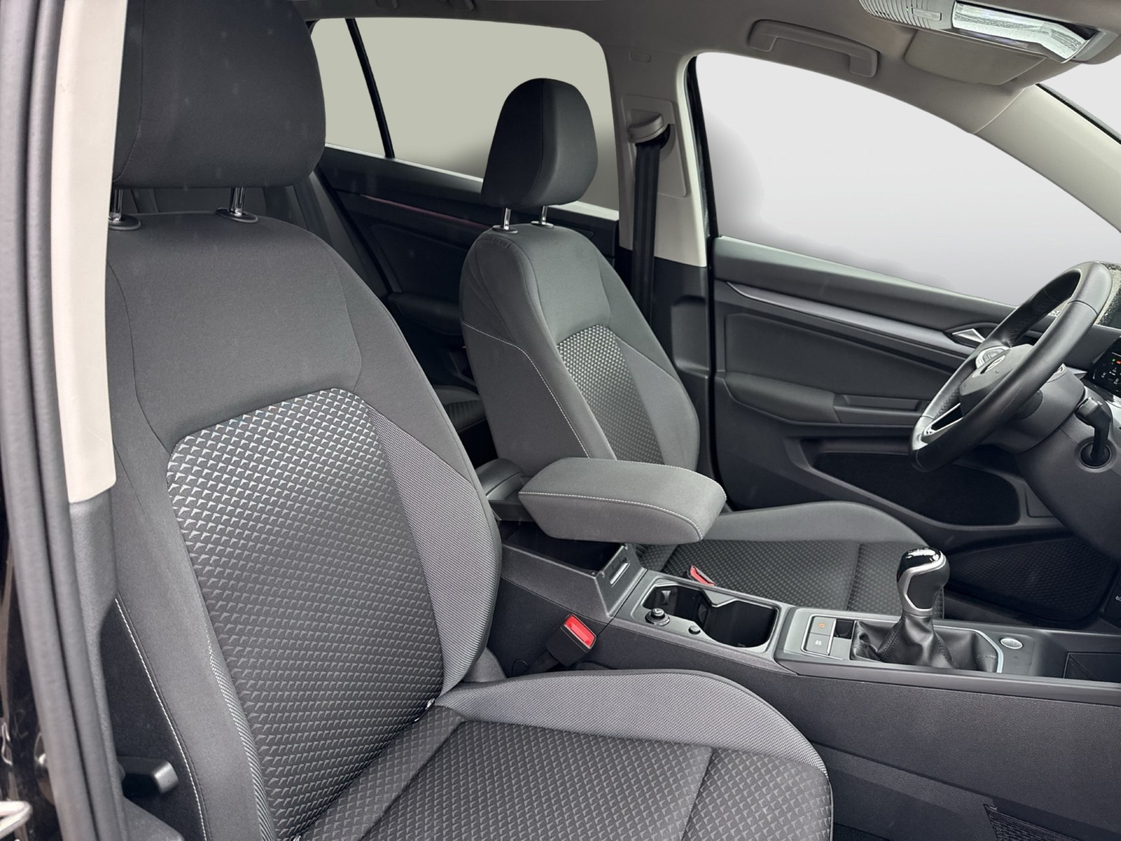Volkswagen Golf 1.5 ACTIVE ACC NAVI ALU CARPLAY SITZHZ