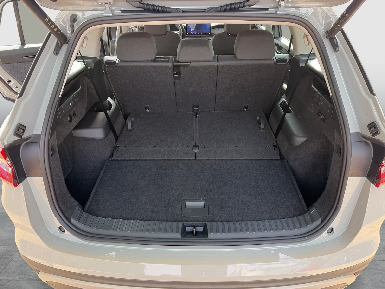 Skoda Kodiaq 2.0 SELECTION 4X4 7SITZE AHK CAM ACC LM18
