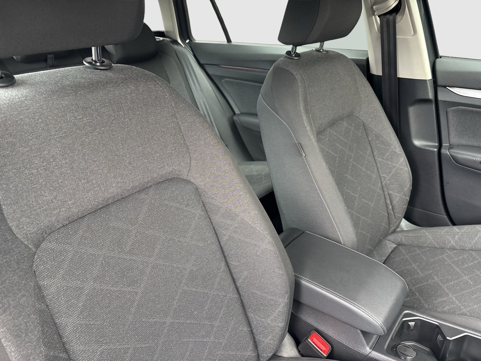 Volkswagen Golf Variant 2.0 LIFE AHK ACC NAVI SITZHEIZ
