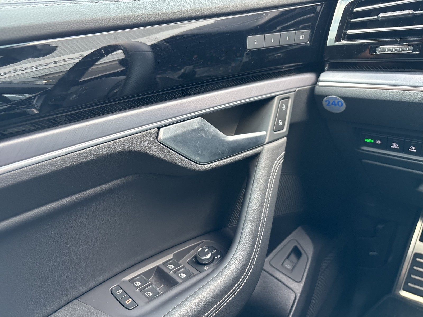 Volkswagen Touareg V6 R-LINE AHK CAM ACC LM19 HD-MATRIX NAVI