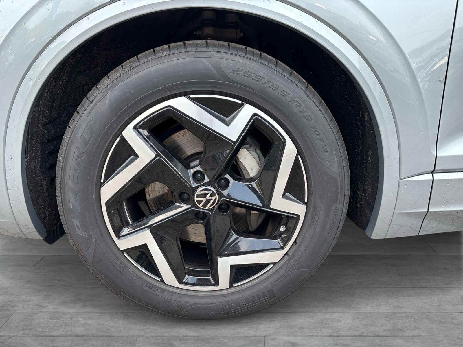 Volkswagen Touareg V6 R-LINE AHK CAM ACC LM19 HD-MATRIX NAVI