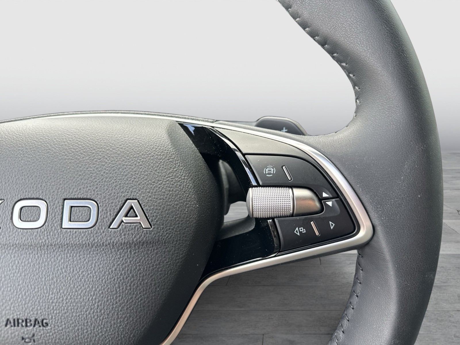Skoda Superb Combi 2.0 SELECTION AHK CAM ACC MATRIX