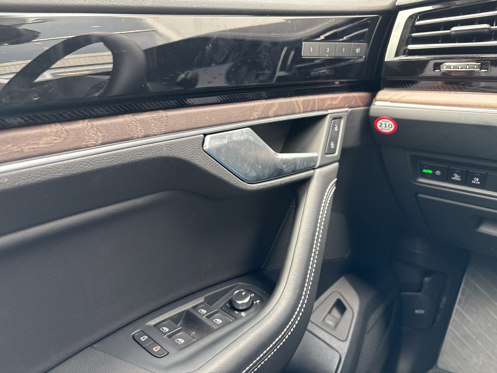 Volkswagen Touareg V6 TSI ELEGANCE PANO AHK 360CAM ACC LM19